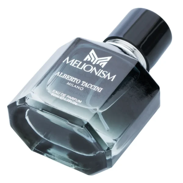 Alberto Taccini Melionism erkek parfümü, baharatlı erkek parfümü, narenciye kokulu erkek parfüm, odunsu yaseminli erkek parfüm, gurme miskli erkek parfüm, çiçeksi erkeksi parfüm, modern maskülen erkek parfüm önerisi, günlük kalıcı erkek kokusu, EDP erkek parfüm, dikkat çekici erkek parfümü