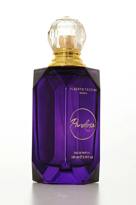 Alberto Taccini Pandora kadın parfümü, mandalinalı kadın parfümü, kırmızı meyveli bayan parfüm, kakao kokulu kadın parfümü, portakal çiçeği esanslı parfüm, manolya notalı kadın parfüm, paçuli miskli bayan parfüm, tatlı ve çiçeksi parfüm önerisi, uzun süre kalıcı kadın parfümü, EDP gurme kadın kokusu